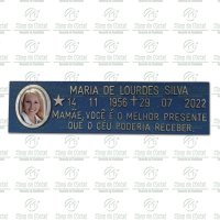 Placa para o cemitério Jardim das Oliveiras com mensagem.