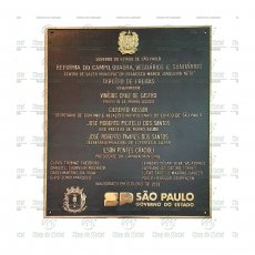 Placa para Inauguração em bronze fundido no tamanho de 90 x 65 cm.